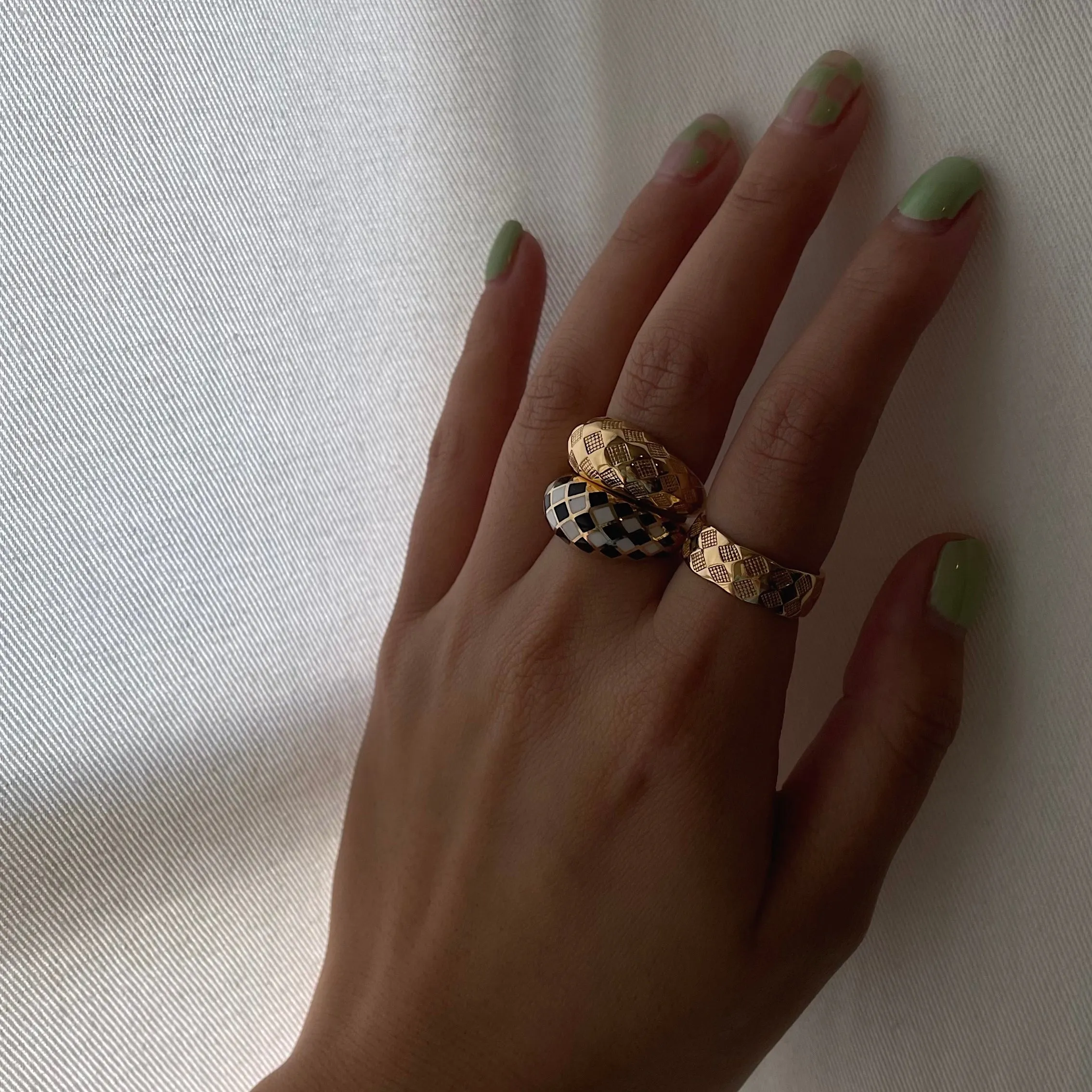 Checker Ring - Black And White
